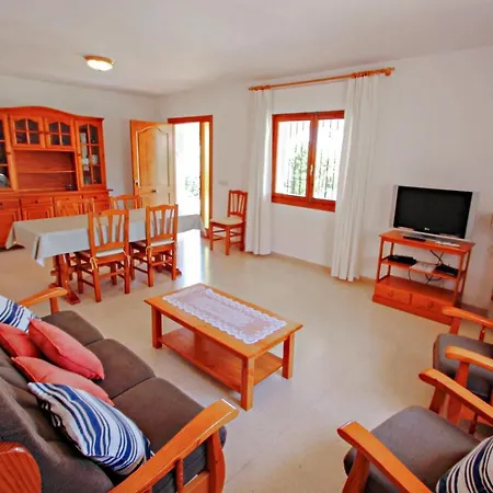 Laura-28a - Traditionally Furnished Detached With Peaceful Surroundings In Villa *