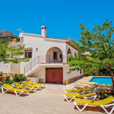Laura-28a - Traditionally Furnished Detached With Peaceful Surroundings In Villa *